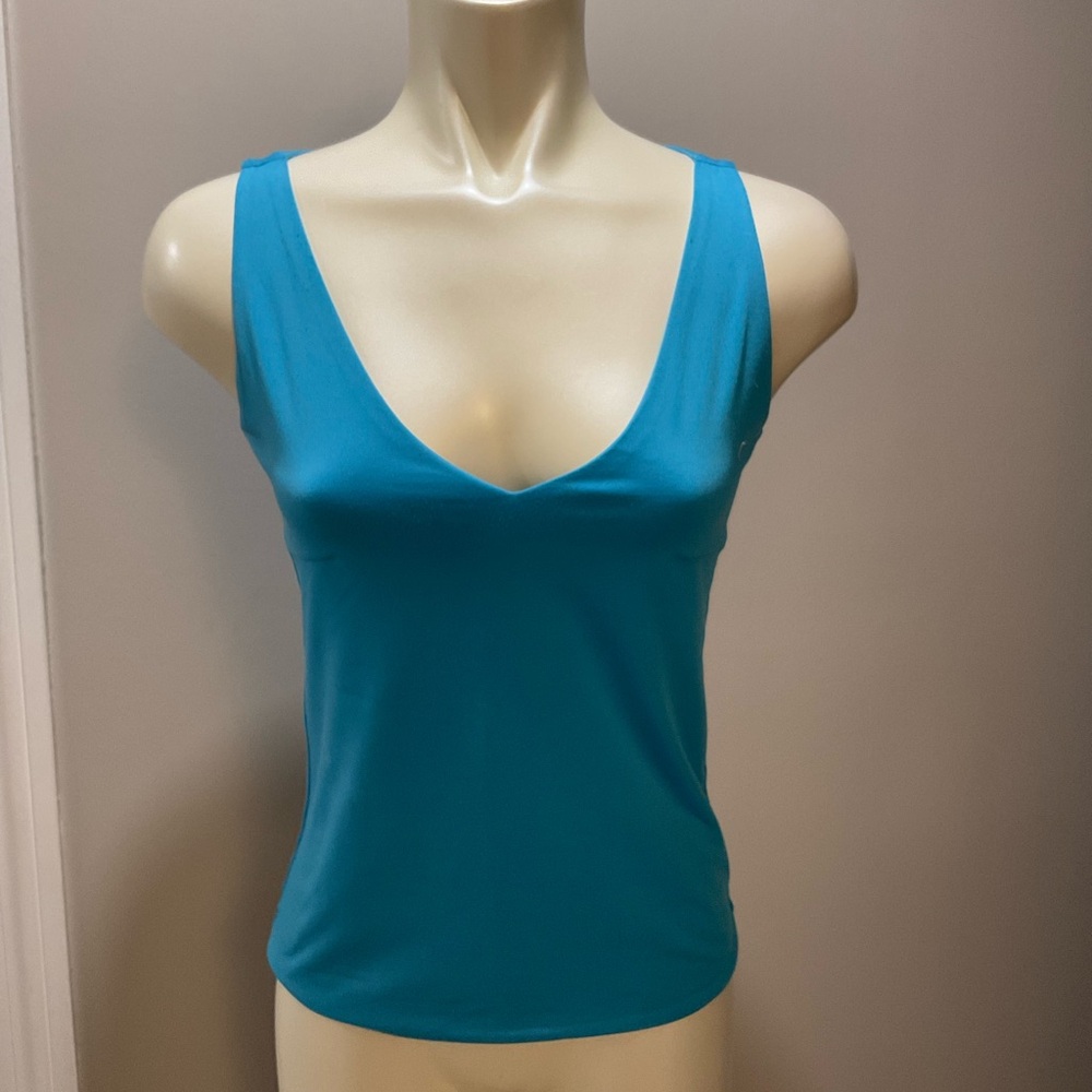 Sleek Teal Scoop Neck Tank Top for Women